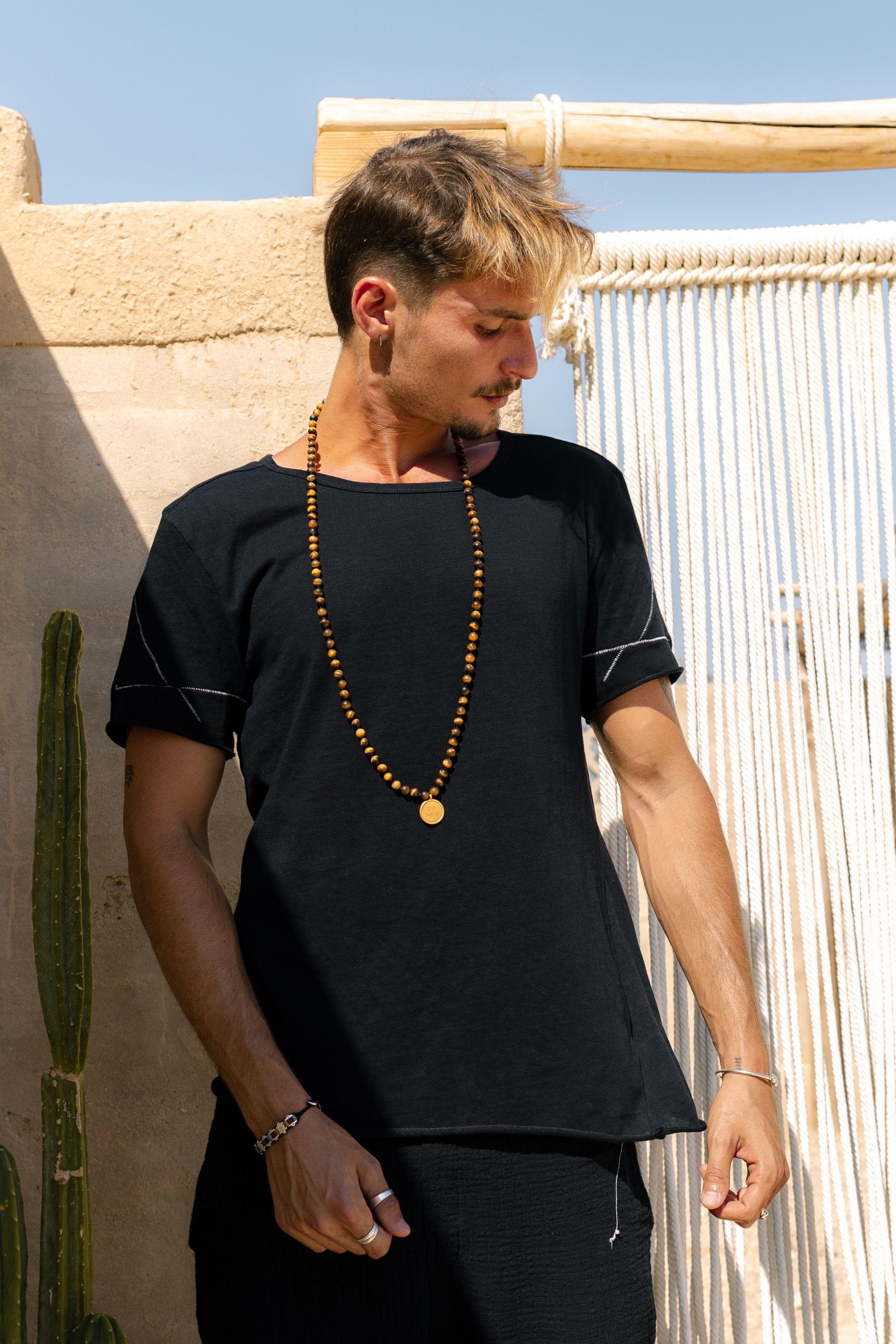 BenBen Oversize – Open Neck Line Tee - Black