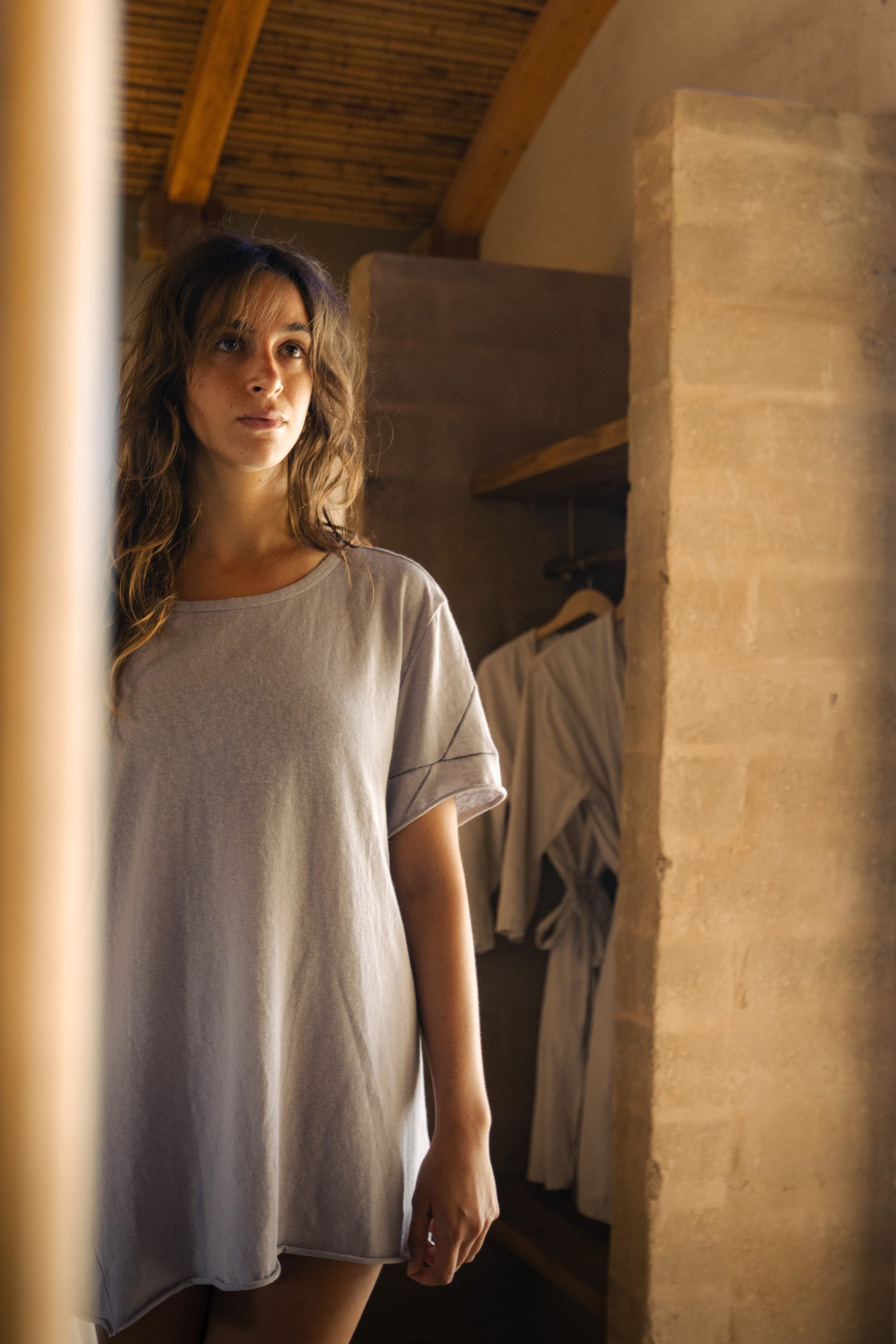 BenBen Oversize – Open Neck Line Tee - Ligth Grey